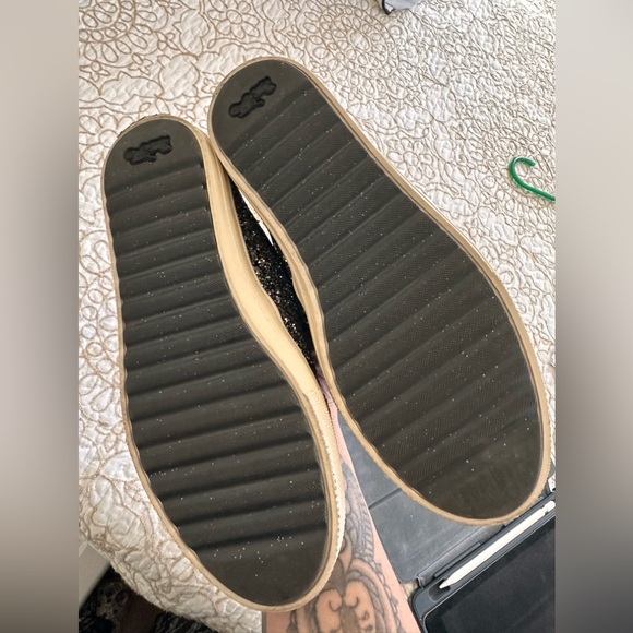 Women’s size 6 coach dreamer shoes. Worn once. - Picture 4 of 8